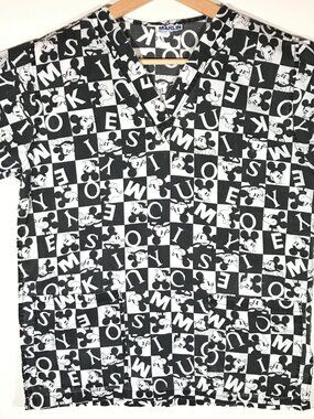 Marlin Adult's Small Black White Short Sleeve V-Neck Scrub Top